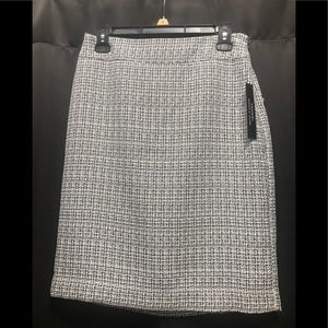 TAHARI SKIRT